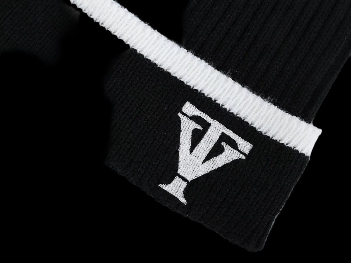 TrueVie Black & White Beanie